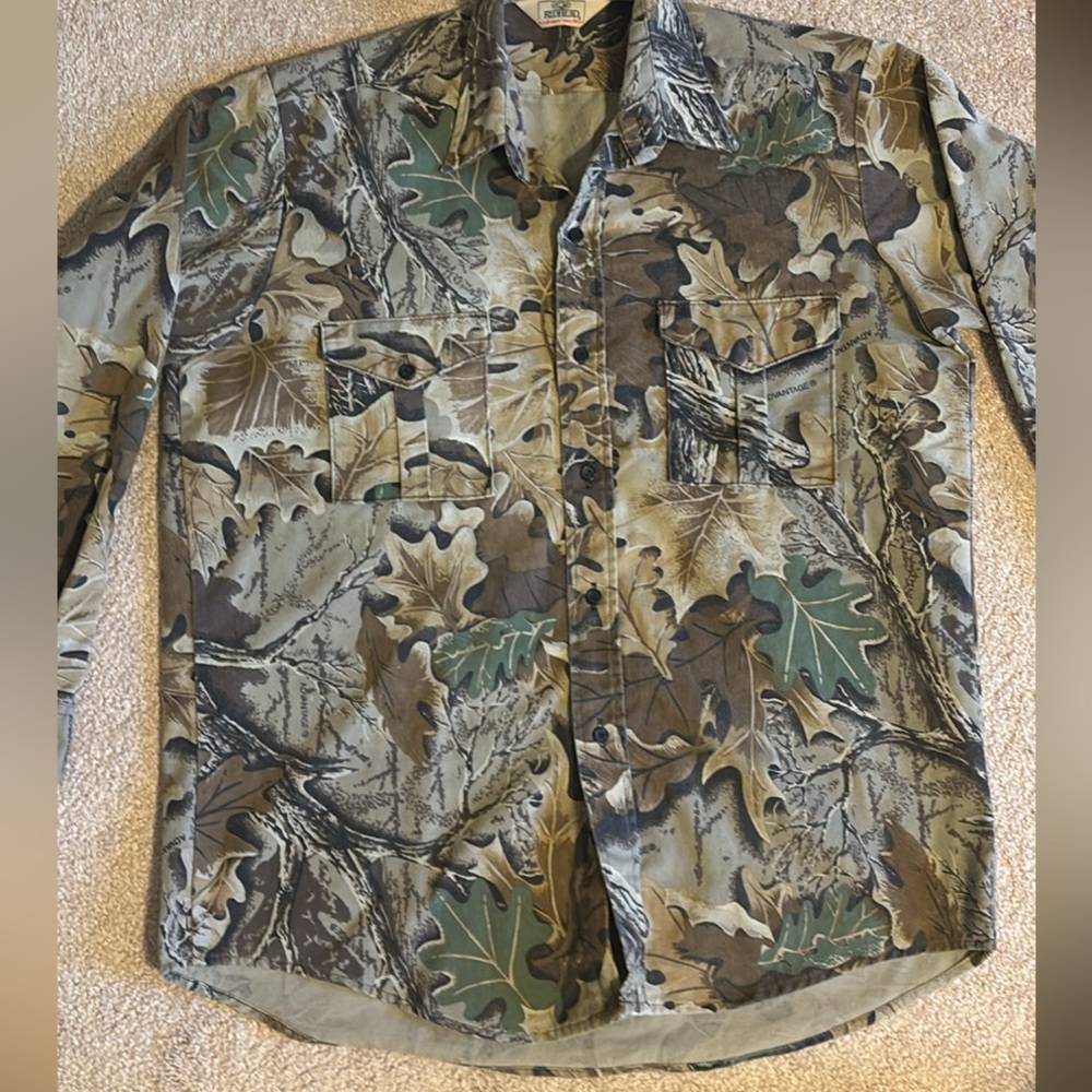 Men’s camo button up shirt Large